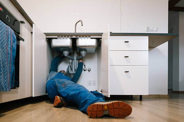 Professional Leak Detection technician working in Paragon, IN